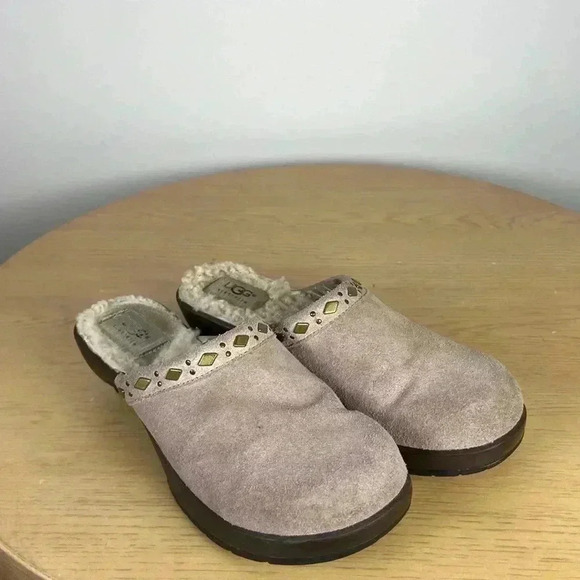 UGG Heeled Clogs Women's 6.5 Faux Furt Mules Comfortable Casual Supportive Shoe - Picture 1 of 6